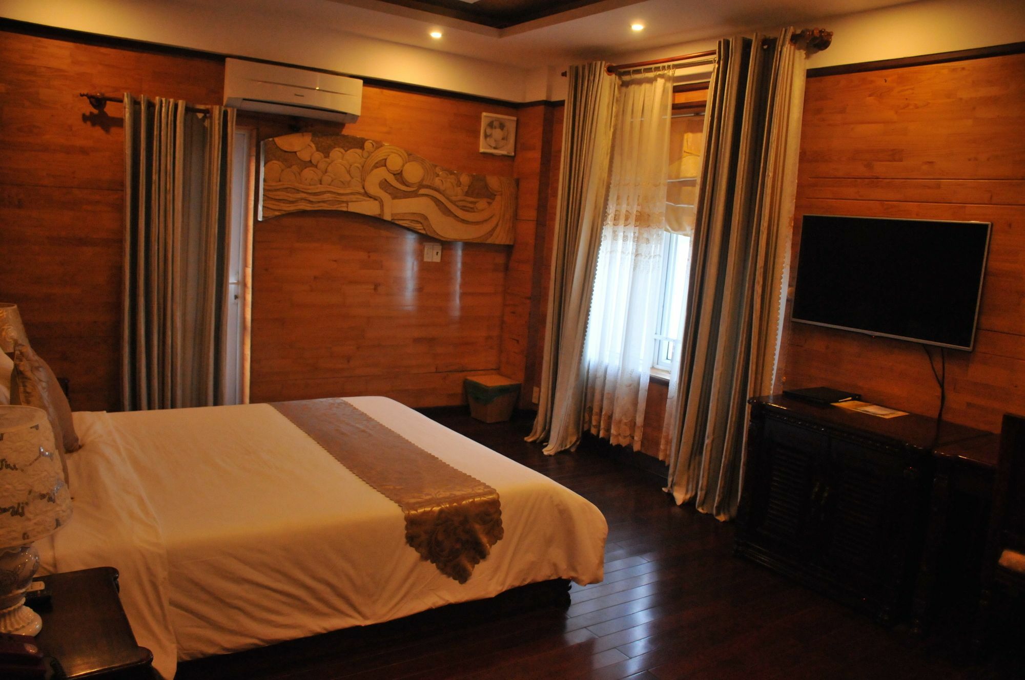 Hoang Yen Hotel Куи Нхон Екстериор снимка